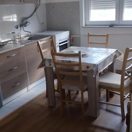 Apartman 48 Apartment *